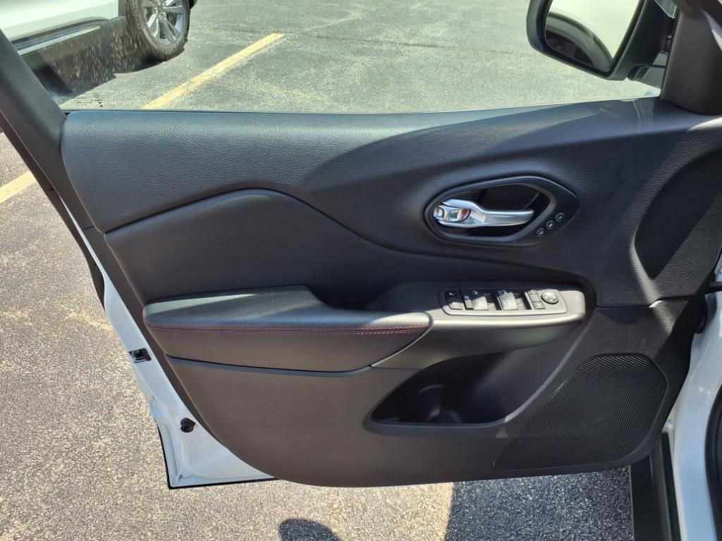 Used 2022 Jeep Cherokee Trailhawk w/ Sound & Nav Group image 16