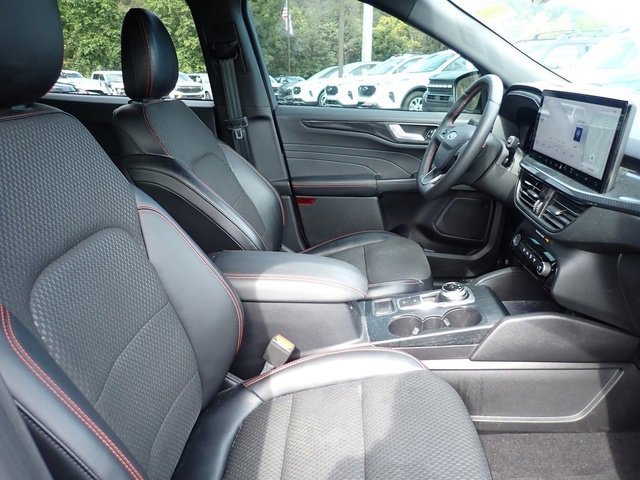 Certified 2023 Ford Escape ST-Line w/ Tech Pack #1 image 11