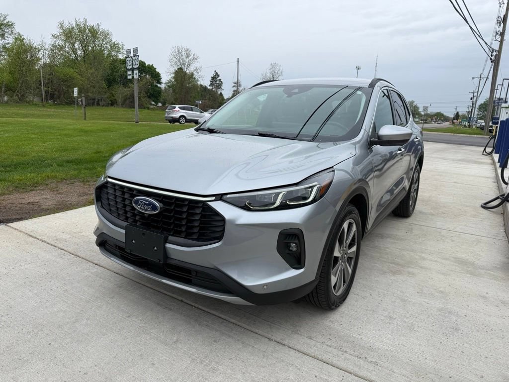 Certified 2024 Ford Escape Platinum AWD/4WD image 5