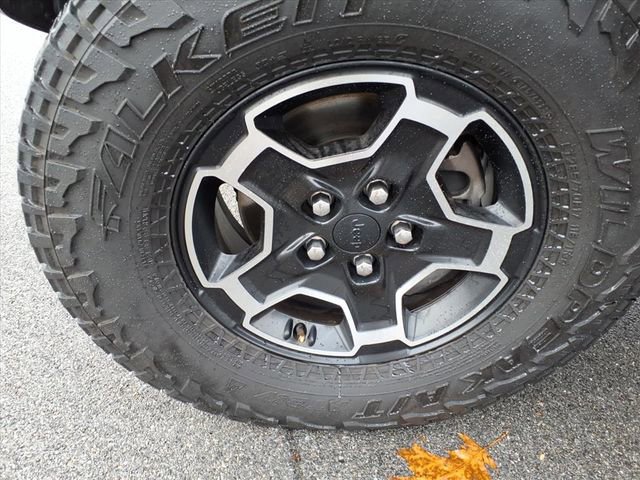 Used 2023 Jeep Gladiator Mojave w/ Cold Weather Group image 16