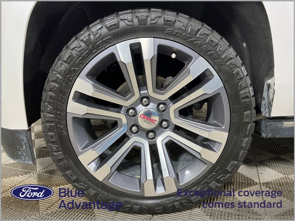 Used 2020 GMC Yukon Denali w/ Denali Premium Package image 13