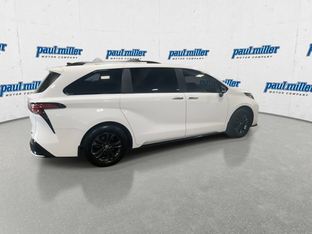 Used 2025 Toyota Sienna XSE w/ XSE Premium Package AWD/4WD image 11