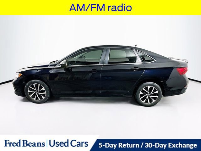 Used 2022 Volkswagen Jetta S image 2