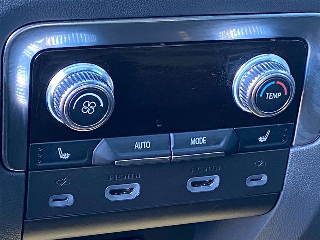 Used 2024 GMC Yukon XL Denali w/ Advanced Technology Package image 25