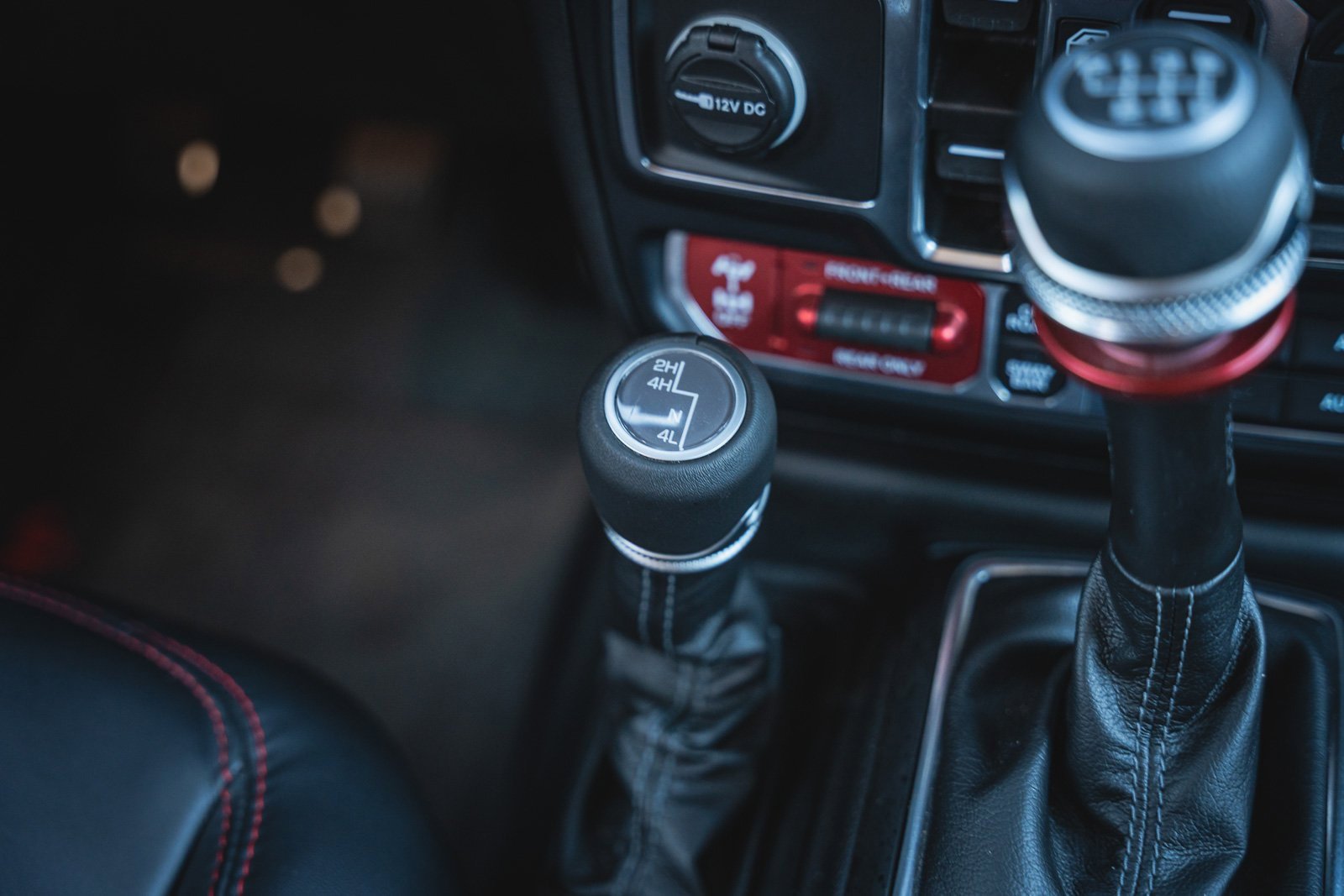 Used 2024 Jeep Wrangler Unlimited Rubicon w/ Technology Group image 32