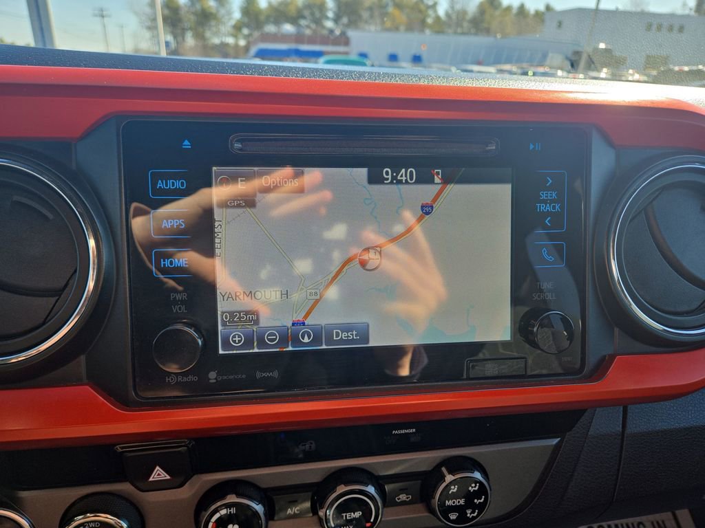 Used 2017 Toyota Tacoma TRD Sport w/ Tow Package (A/T) AWD/4WD image 12