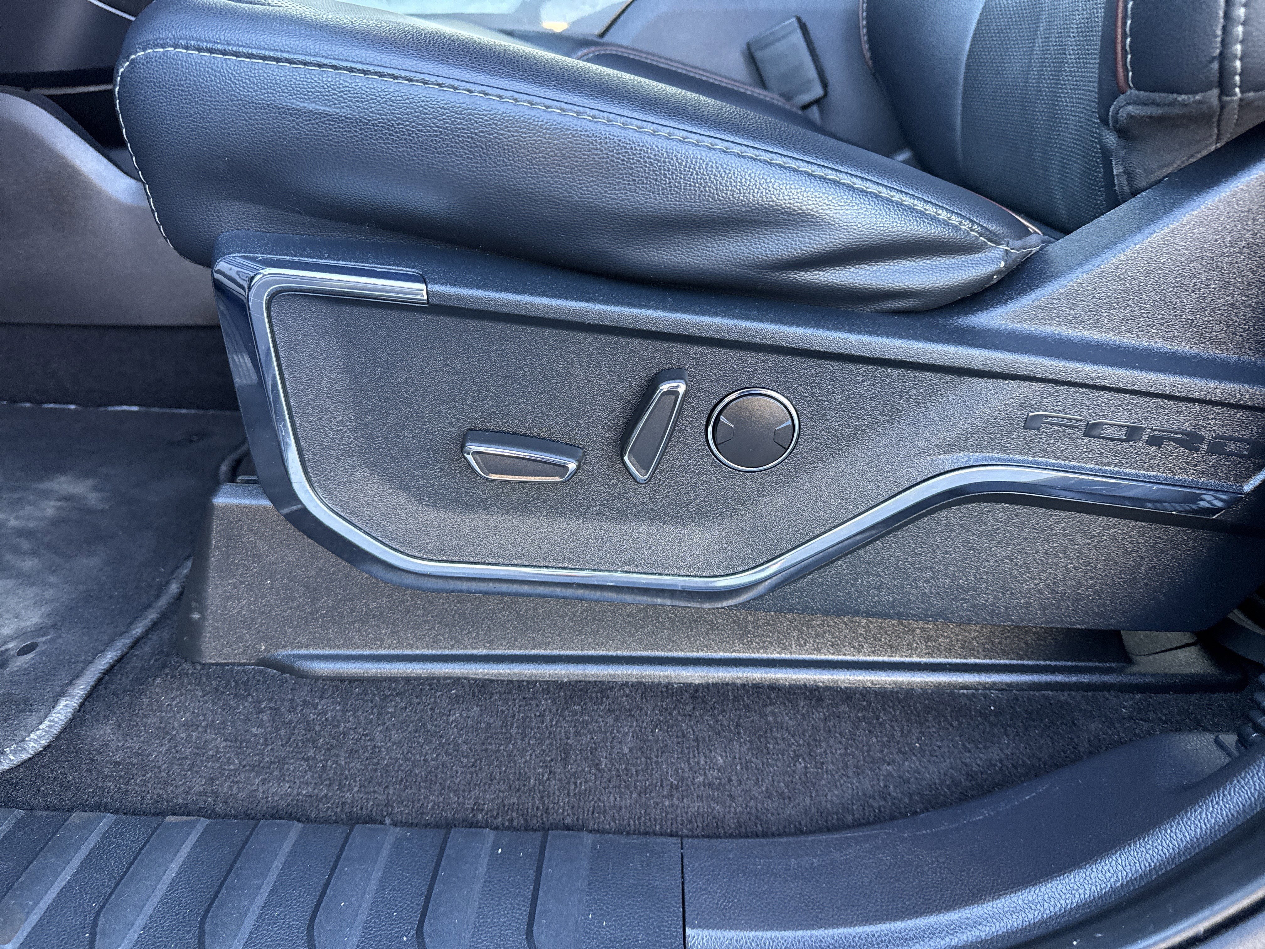 Certified 2021 Ford F150 Lariat w/ Equipment Group 502A High image 30