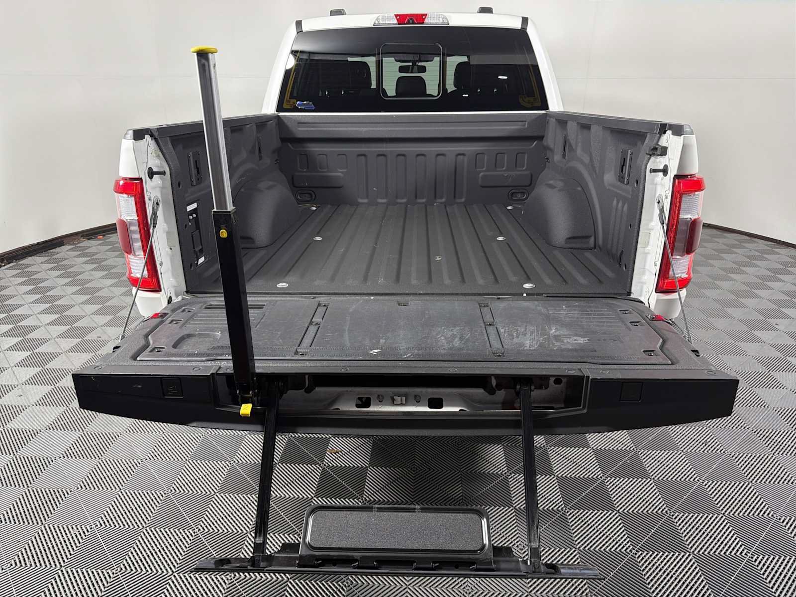Certified 2023 Ford F150 Lariat w/ Equipment Group 502A High AWD/4WD image 18