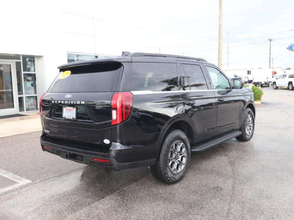 Certified 2025 Ford Expedition Active RWD image 15
