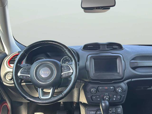 Used 2018 Jeep Renegade Trailhawk w/ Cold Weather Group II AWD/4WD image 22