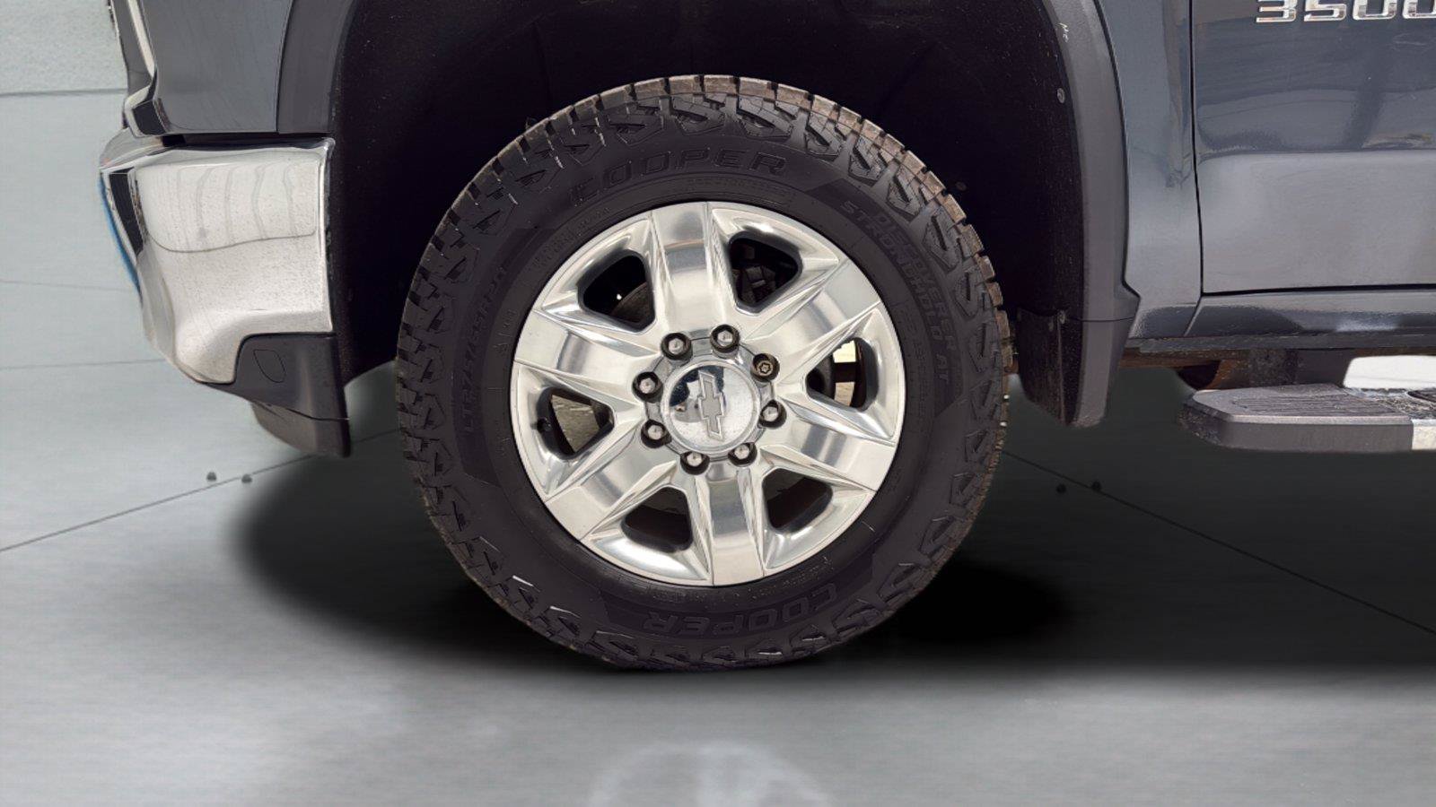 Used 2020 Chevrolet Silverado 3500 LTZ w/ LTZ Premium Package AWD/4WD image 28