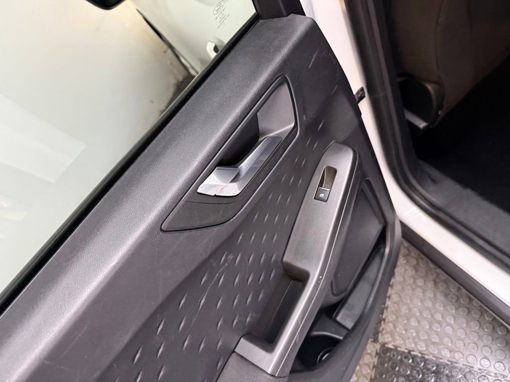 Certified 2020 Ford Escape SE image 43