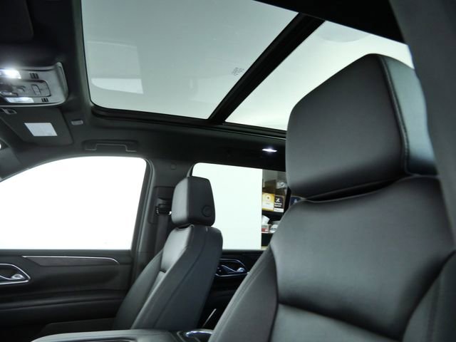 Used 2023 Chevrolet Tahoe Z71 w/ Luxury Package AWD/4WD image 19