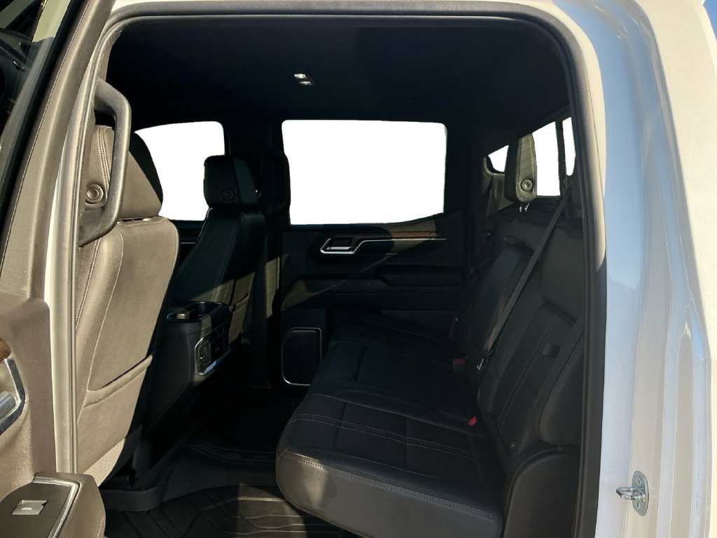Used 2022 Chevrolet Silverado 1500 High Country w/ High Country Premium Package AWD/4WD image 21