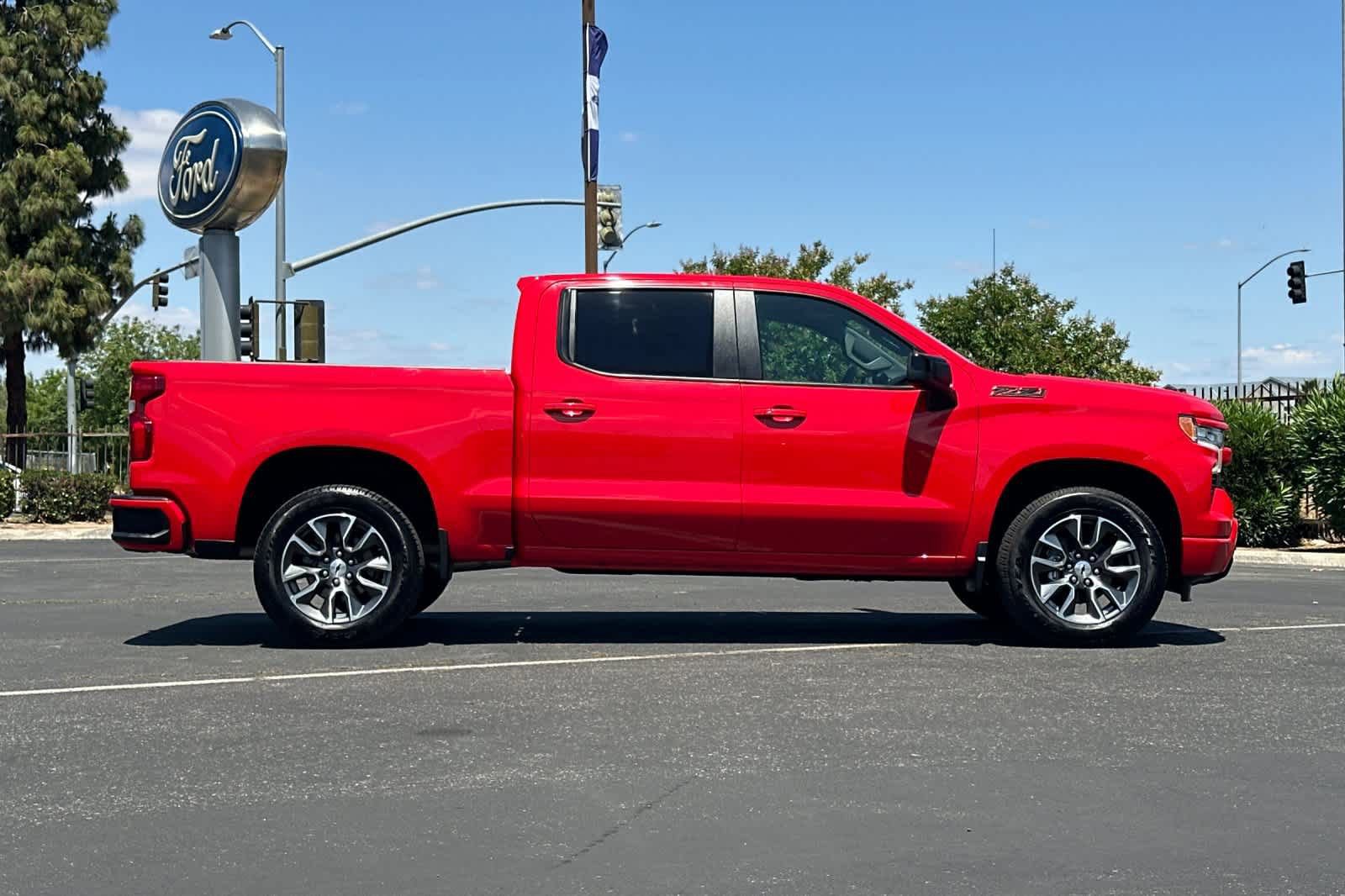 Used 2023 Chevrolet Silverado 1500 RST AWD/4WD image 9