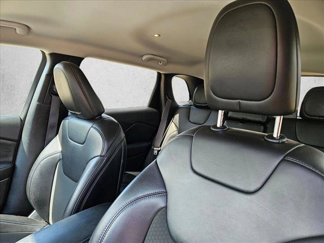 Used 2019 Jeep Cherokee Latitude Plus FWD image 15