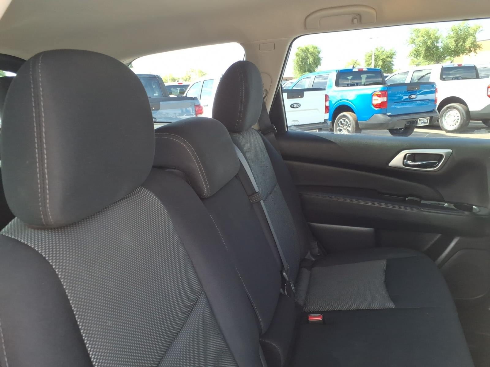 Used 2019 Nissan Pathfinder SV FWD image 15