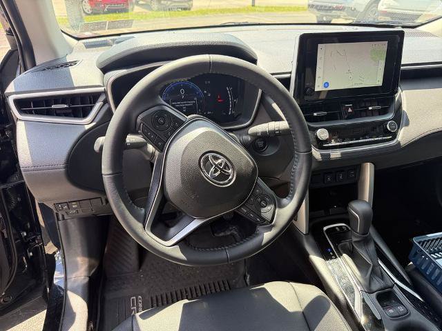 Used 2025 Toyota Corolla Cross XLE w/ Convenience Package AWD/4WD image 15