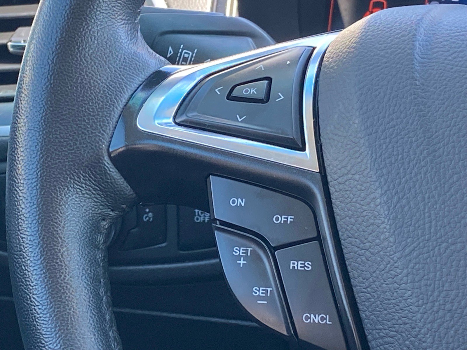Certified 2024 Ford Edge SEL AWD/4WD image 8