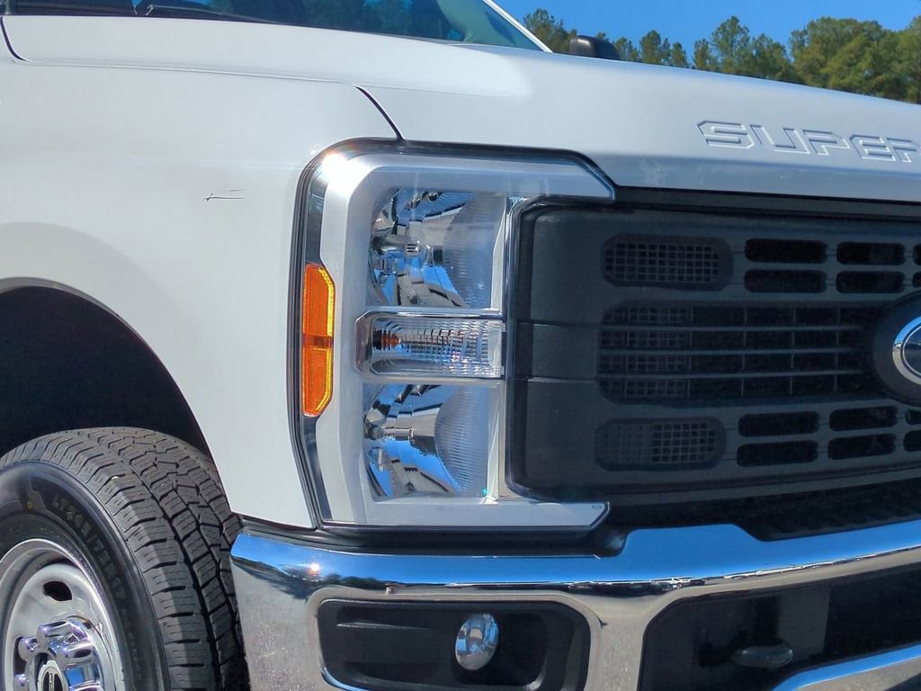 Certified 2023 Ford F250 XL w/ XL Chrome Package image 10