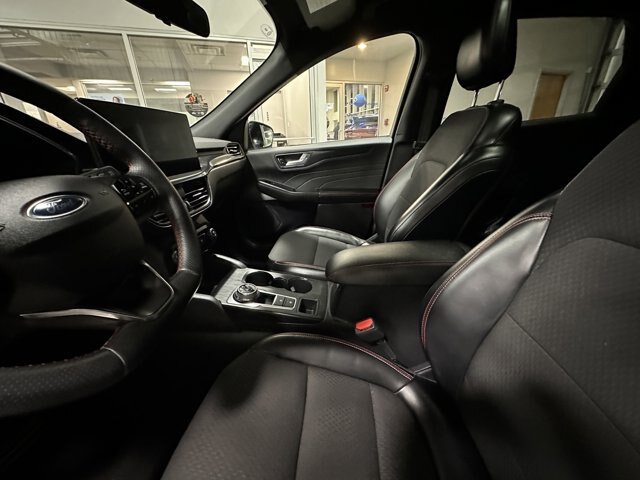 Certified 2024 Ford Escape ST-Line w/ Tech Pack #1 AWD/4WD image 11