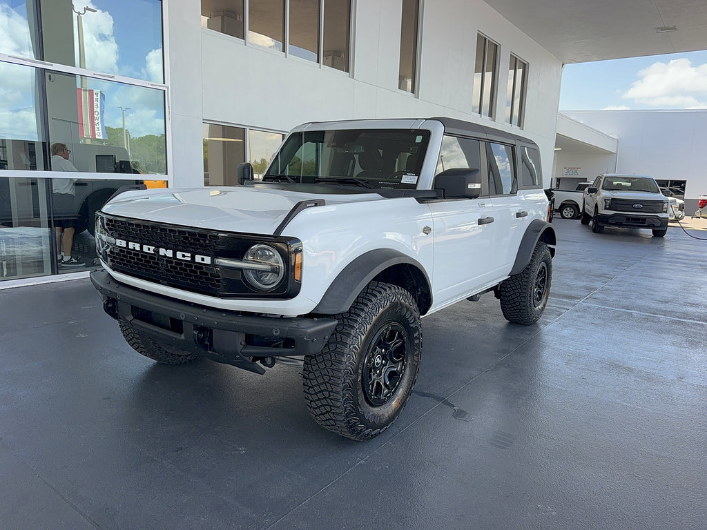 Certified 2023 Ford Bronco Wildtrak AWD/4WD image 2