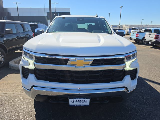 Used 2025 Chevrolet Silverado 1500 LT AWD/4WD image 2