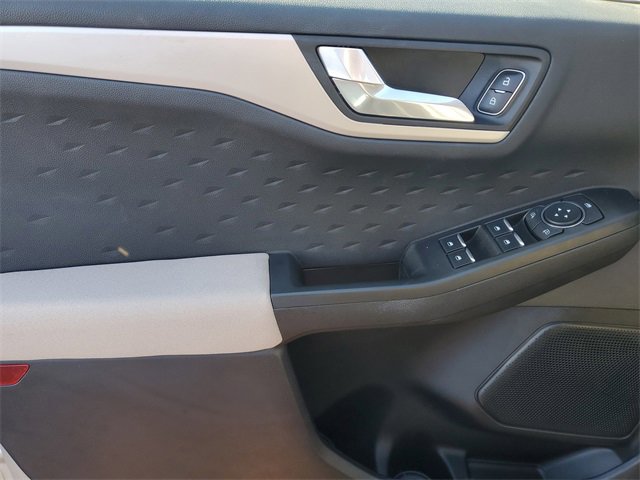 Certified 2020 Ford Escape SE image 8