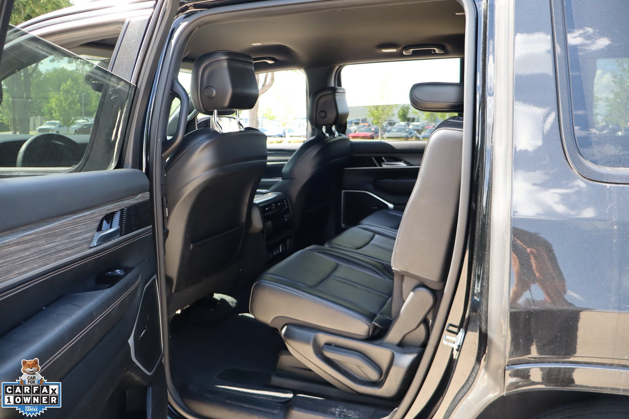 Used 2024 Jeep Wagoneer Series II w/ Flexible Seating Group AWD/4WD image 26