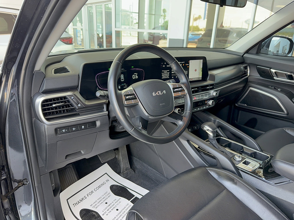 Used 2023 Kia Telluride LX FWD image 10
