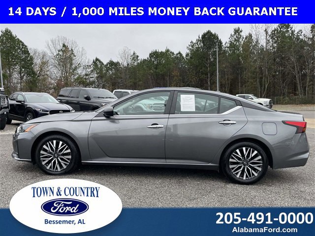 Used 2024 Nissan Altima 2.5 SV image 2