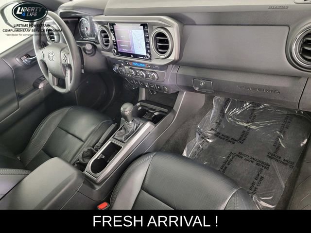 Used 2021 Toyota Tacoma TRD Sport w/ TRD Premium Sport Package AWD/4WD image 19