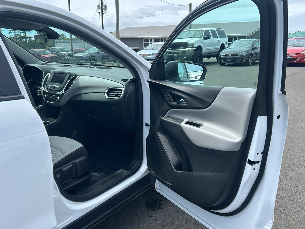 Used 2021 Chevrolet Equinox LS AWD/4WD image 27