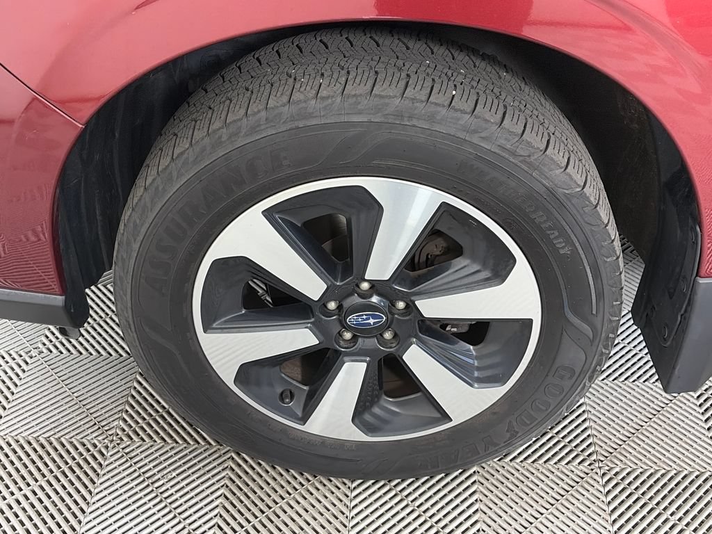 Used 2017 Subaru Forester 2.5i Limited AWD/4WD image 8