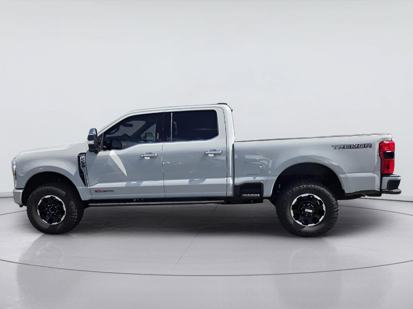 Certified 2026 Ford F250 Platinum w/ Platinum Plus Package AWD/4WD image 5