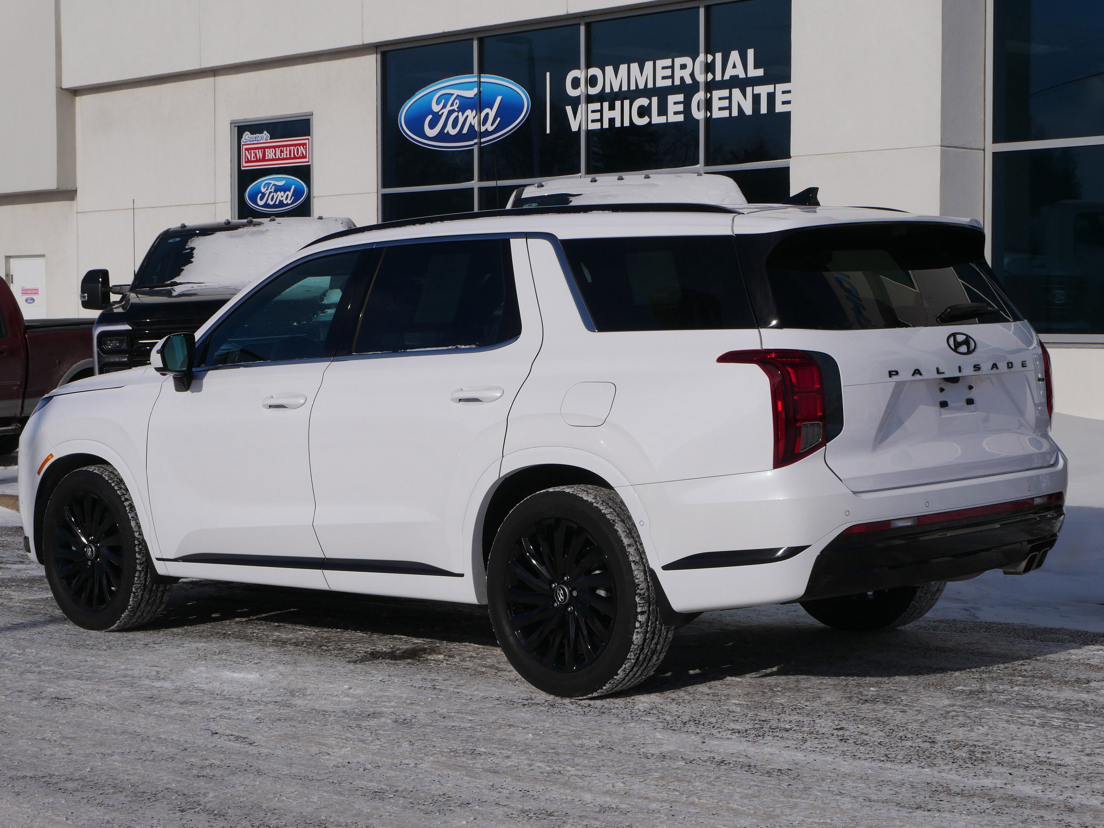 Used 2025 Hyundai Palisade Calligraphy image 3