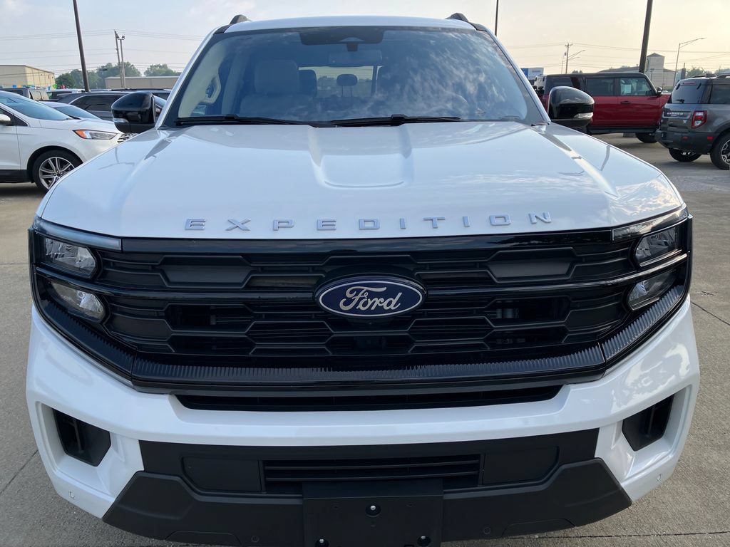 Certified 2025 Ford Expedition Active AWD/4WD image 8