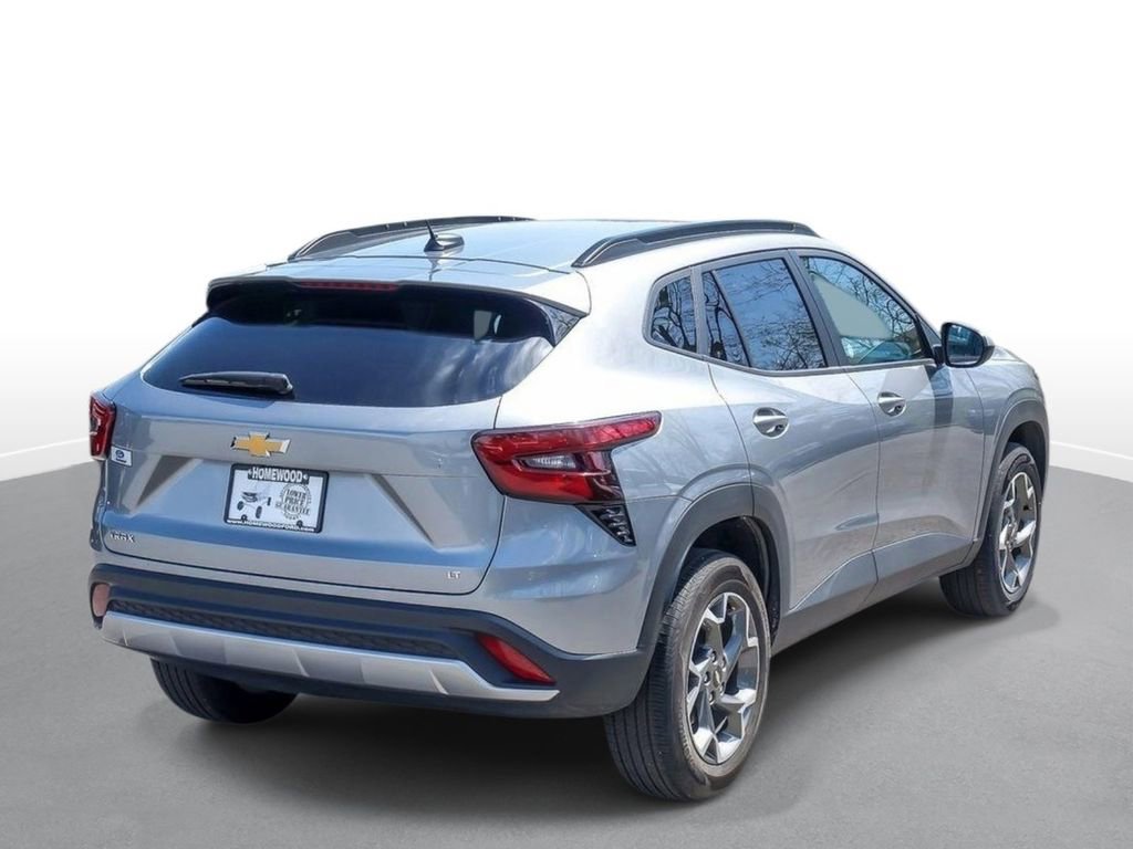 Used 2025 Chevrolet Trax LT w/ LT Convenience Package FWD image 5