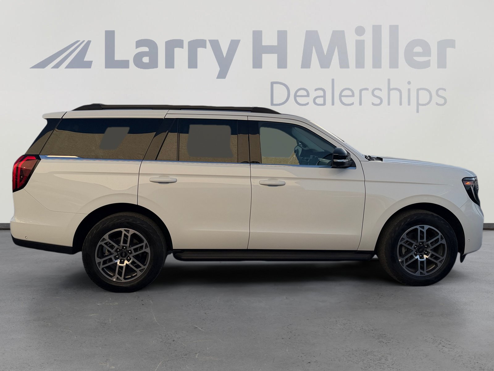 Certified 2025 Ford Expedition Active AWD/4WD image 6