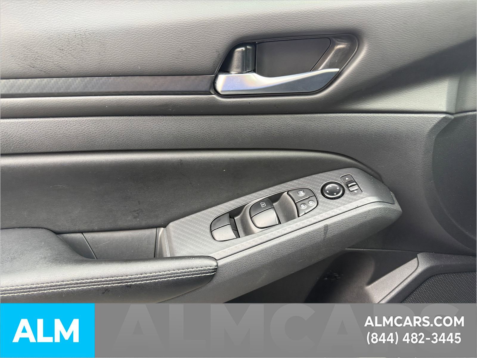 Used 2025 Nissan Altima 2.5 SV FWD image 23