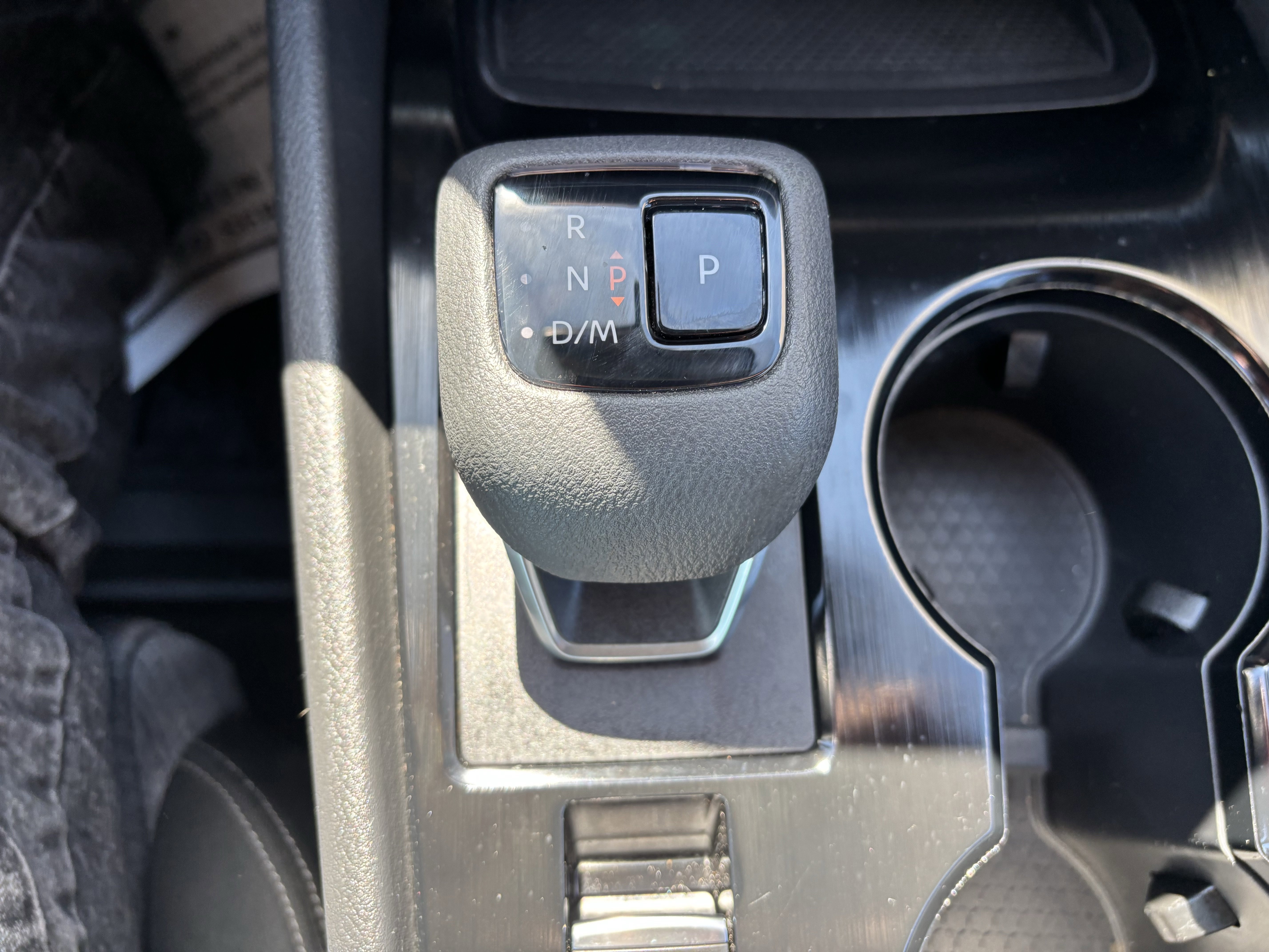 Used 2023 Nissan Rogue SV image 33