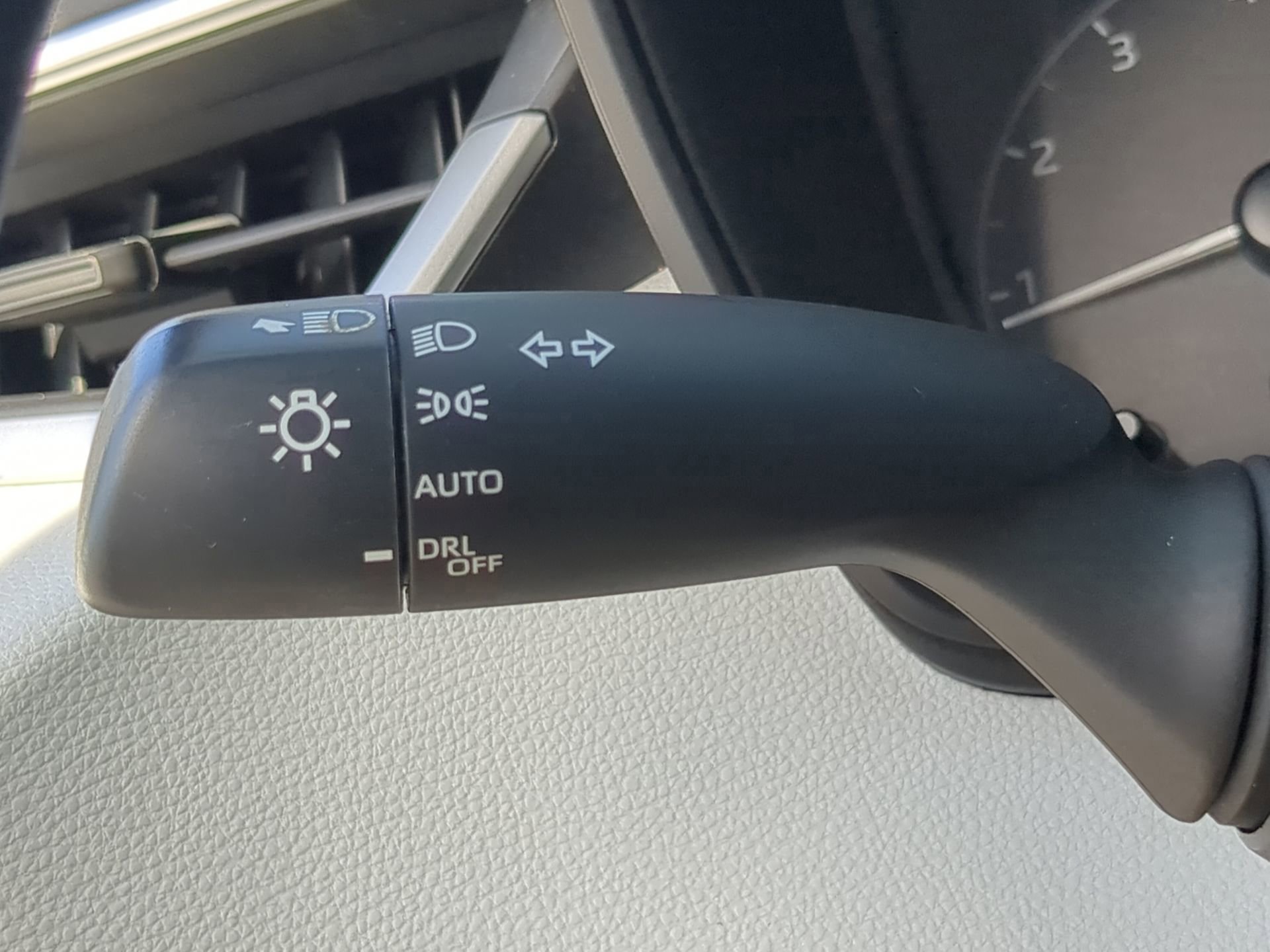 Used 2024 Toyota Corolla SE image 26