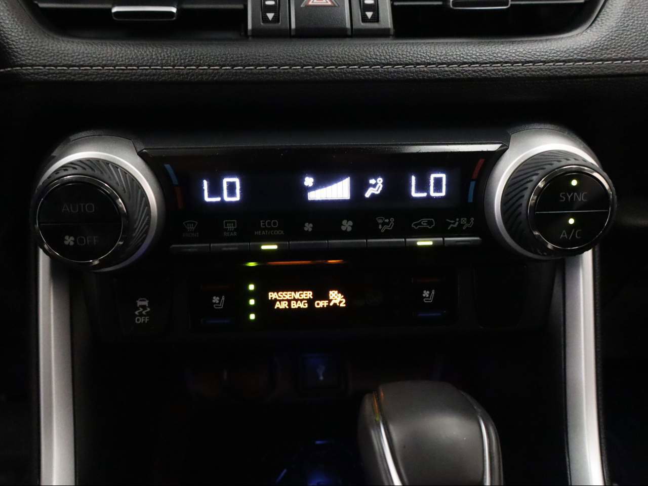 Used 2021 Toyota RAV4 Limited image 16