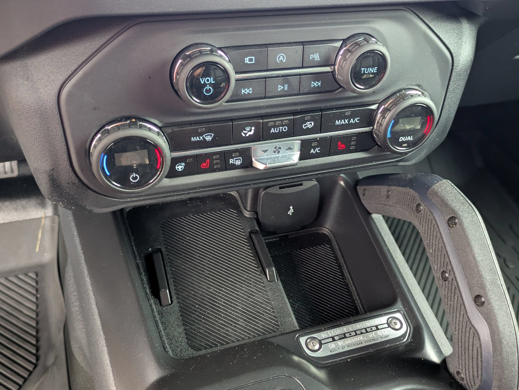 Certified 2025 Ford Bronco Badlands AWD/4WD image 25