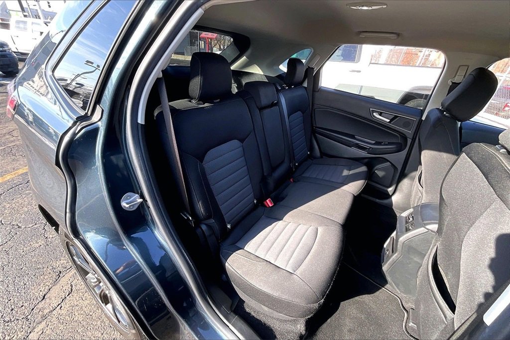 Certified 2022 Ford Edge SE w/ Black Appearance Package image 24