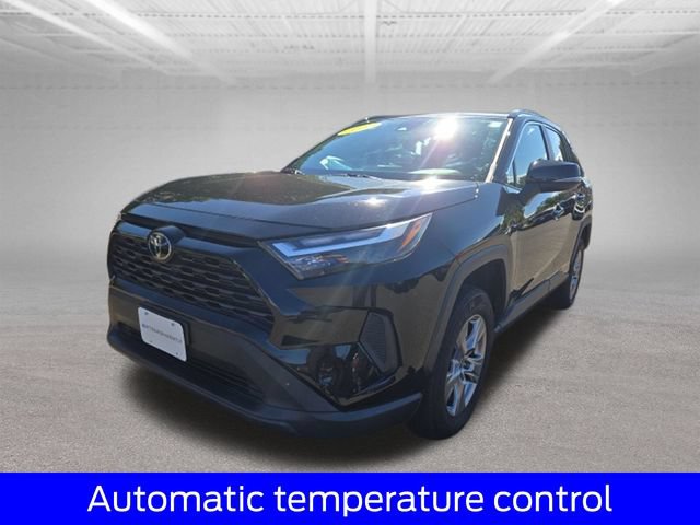 Used 2022 Toyota RAV4 XLE AWD/4WD image 4
