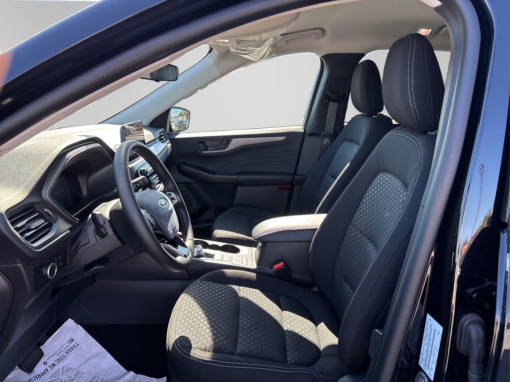 Certified 2025 Ford Escape Active w/ Cold Weather Package image 17