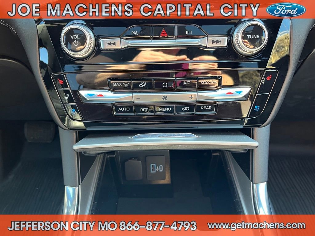 Certified 2022 Ford Explorer Platinum w/ Equipment Group 601A image 15