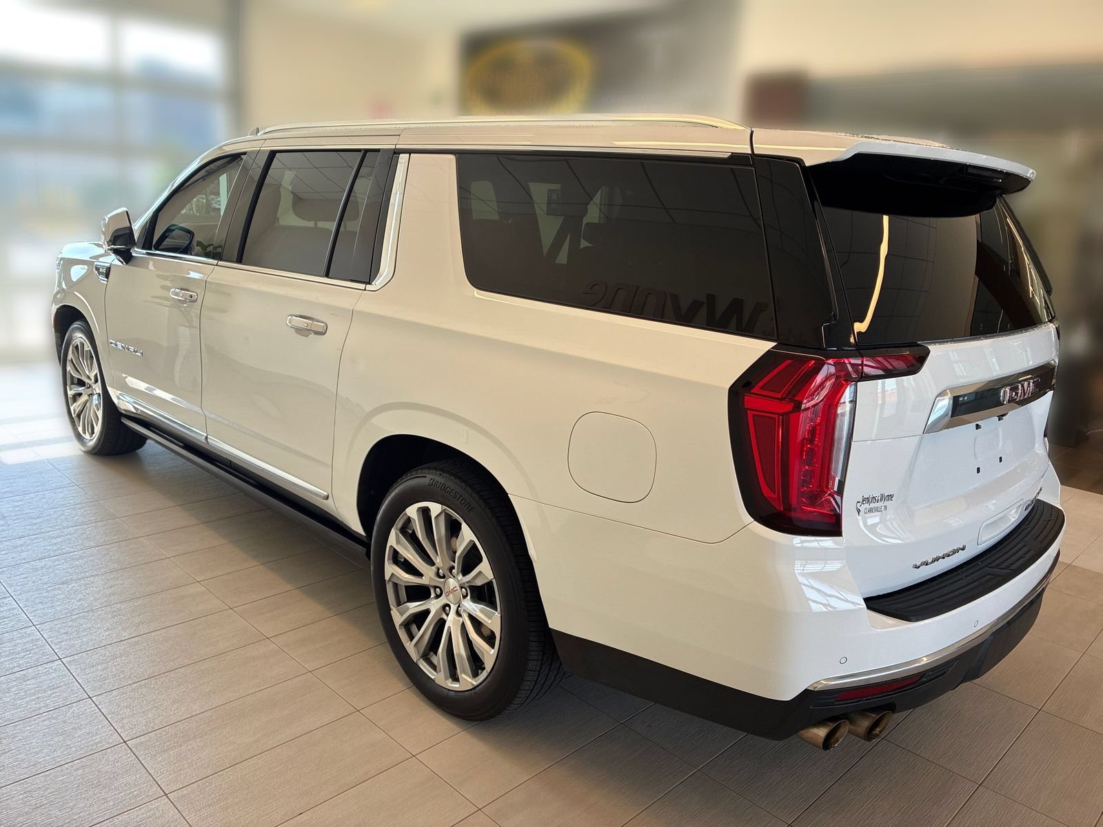 Used 2023 GMC Yukon XL Denali w/ Max Trailering Package AWD/4WD image 3