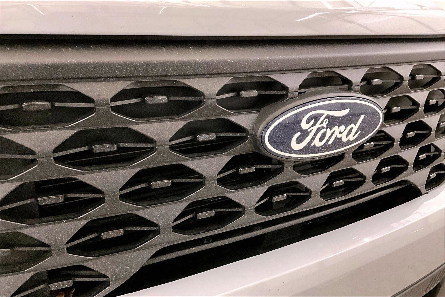 Certified 2025 Ford Maverick XL w/ Equipment Group 102A image 29